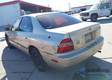 1995 Honda Accord Lx from USA, damaged, VIN JHMCD5631SC064449